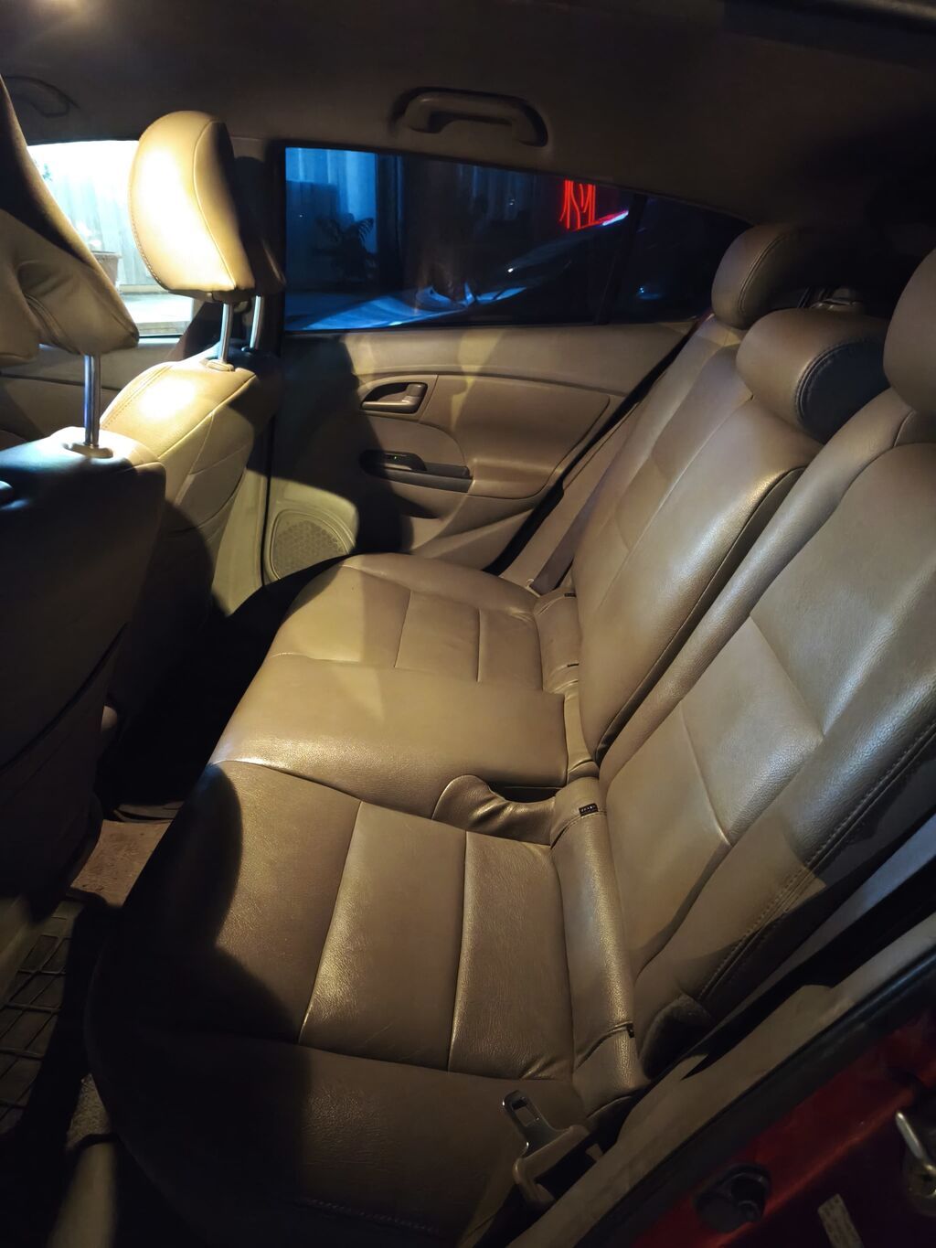 Honda Insight icarəyə və sahiblik şərti ilə